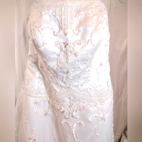 Olay cassini wedding dress - Picture 12 of 16